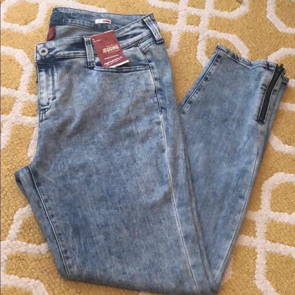 Arizona Jean Co.- Jegging Sz 14 plus